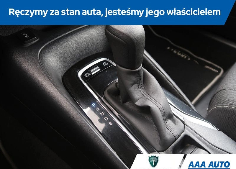 Toyota Corolla cena 76000 przebieg: 89356, rok produkcji 2019 z Mieroszów małe 301